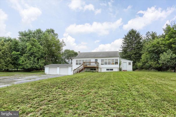Backyard, Detached Garage, Exterior