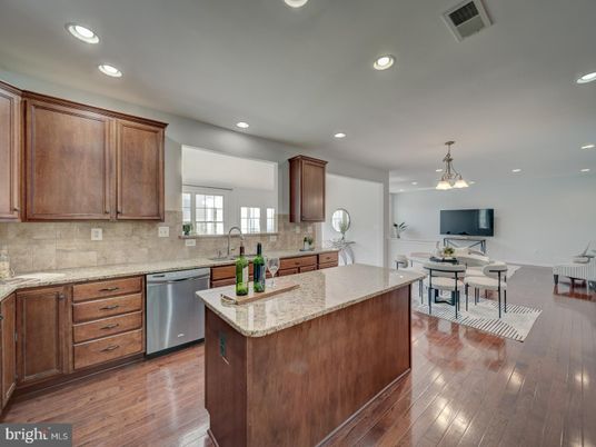 Dining room, Interior, Kitchen, Pendant Lights, Recessed Lighting, Wood Texture Flooring