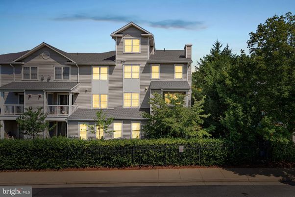 Exterior, Facade, Queen Anne Victorian