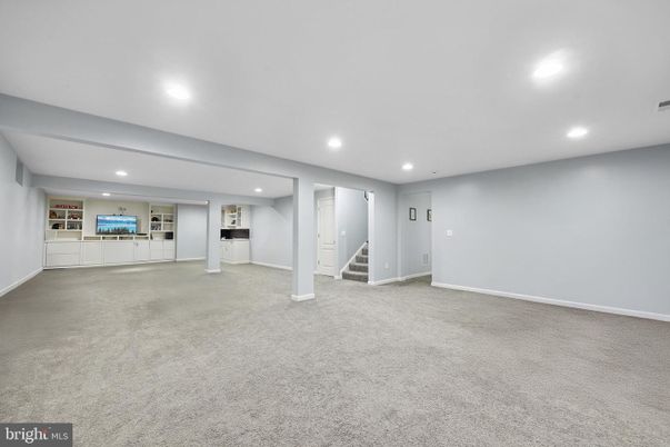 Empty room, Interior, Recessed Lighting