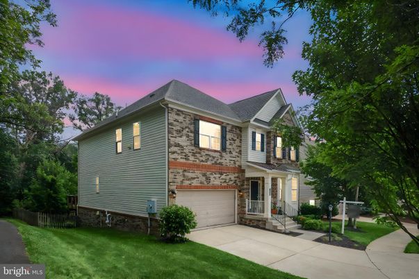 Attached, Exterior, Facade, Farmhouse