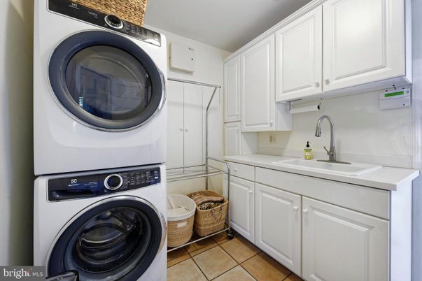 Interior, Washer