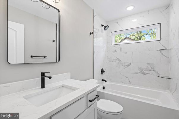 Bathroom, Interior, Marble Walls, Recessed Lighting