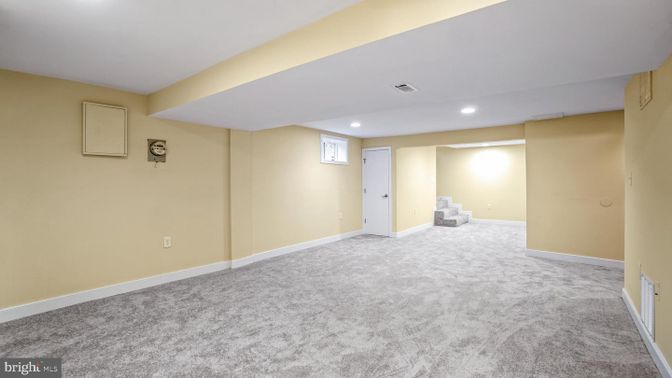 Empty room, Interior, Recessed Lighting