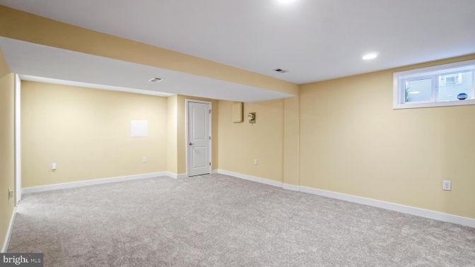 Empty room, Interior, Recessed Lighting