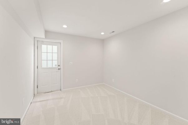 Empty room, Interior, Recessed Lighting