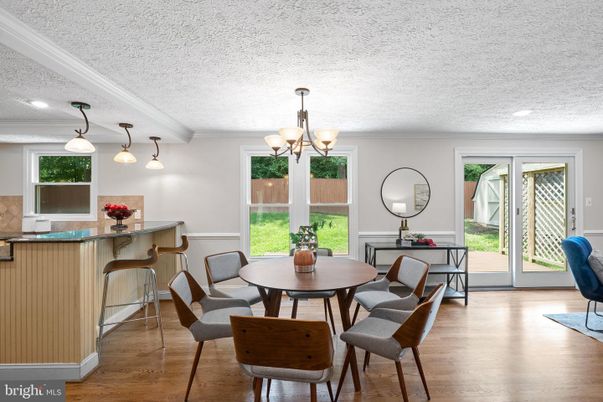Chandelier, Dining room, Interior, Recessed Lighting, Wood Texture Flooring