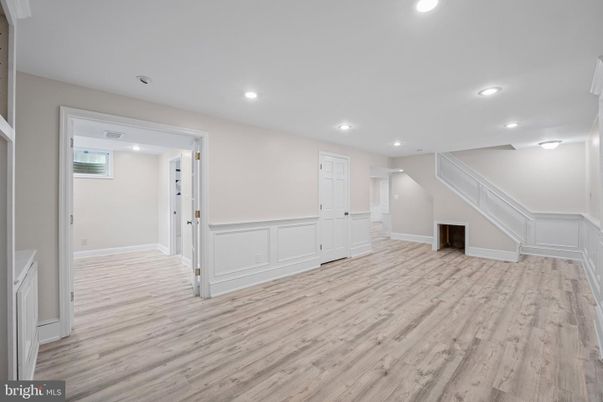 Empty room, Interior, Recessed Lighting, Wood Texture Flooring