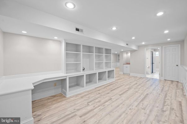 Interior, Recessed Lighting, Wood Texture Flooring