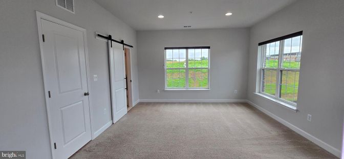 Empty room, Interior, Recessed Lighting