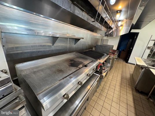 Interior, Stainless Steel Appliances
