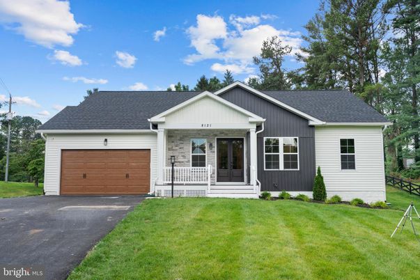 Attached, Exterior, Facade, Ranch