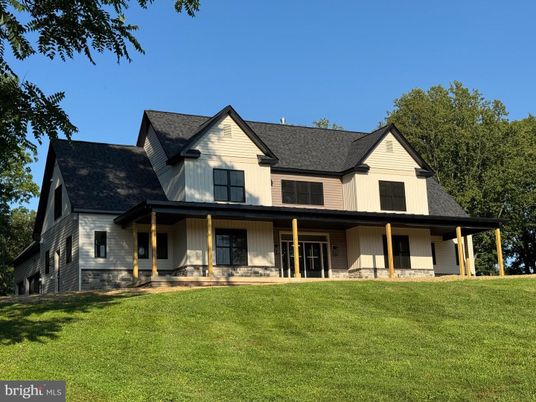 Backyard, Exterior, Facade, Farmhouse