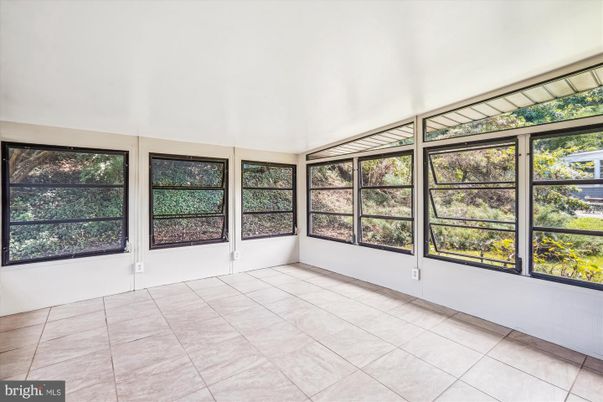 Empty room, Interior, Sun Room