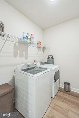 Interior, Washer, Wood Texture Flooring