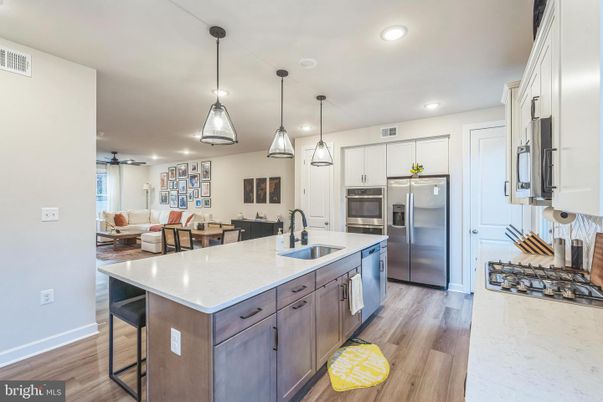 Interior, Kitchen, Living room, Pendant Lights, Recessed Lighting, Stainless Steel Appliances, Wood Texture Flooring