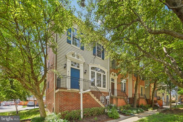 Attached, Exterior, Facade, Brick Facade, Rowhouse