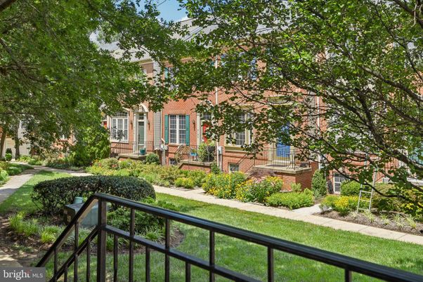 Exterior, Facade, Brick Facade, Rowhouse