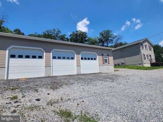 Detached Garage, Exterior
