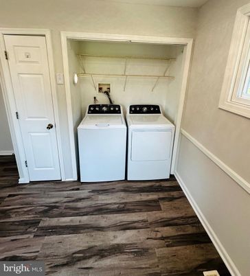 Interior, Utility Closets, Washer, Wood Texture Flooring