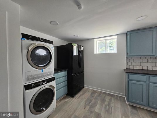 Interior, Recessed Lighting, Utility Closets, Washer, Wood Texture Flooring