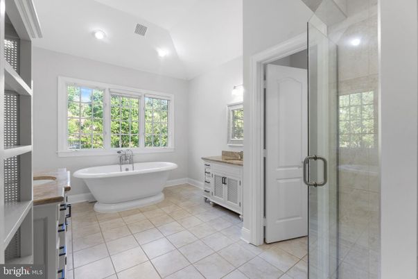Bathroom, Free Standing Baths, Glass Shower, Interior, Recessed Lighting