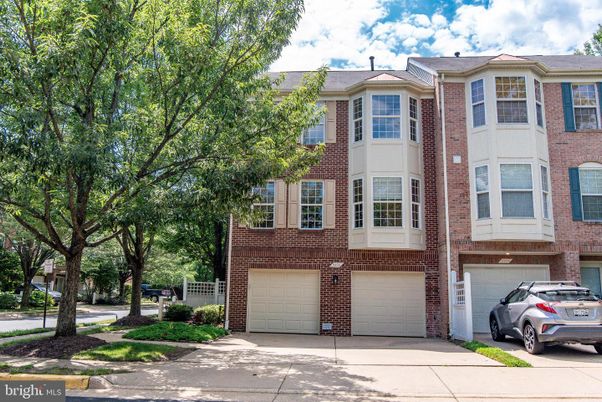 Attached, Exterior, Facade, Brick Facade, Rowhouse