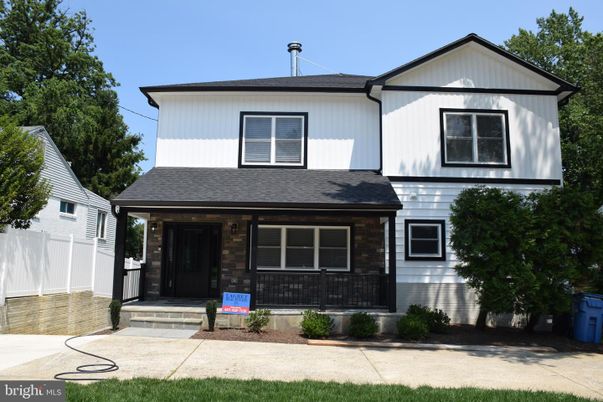 Exterior, Facade, Farmhouse