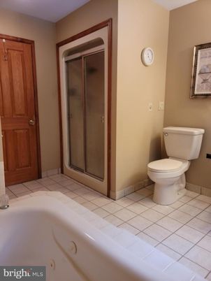 Bathroom, Interior, Tile Countertops