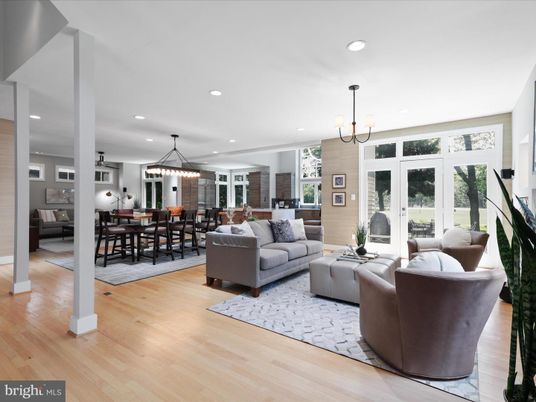 Chandelier, Dining room, Interior, Living room, Pendant Lights, Recessed Lighting, Wood Texture Flooring