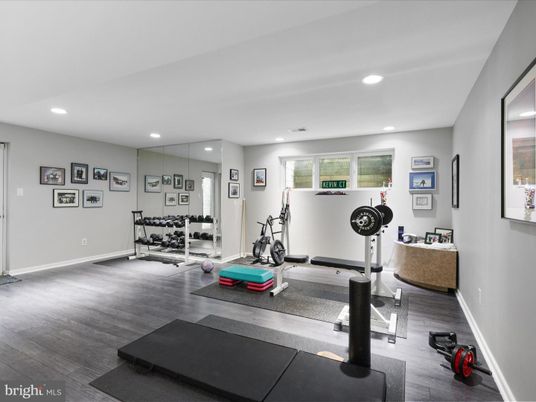 Fitness Equipment, Interior, Recessed Lighting, Wood Texture Flooring
