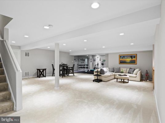 Dining room, Interior, Living room, Recessed Lighting