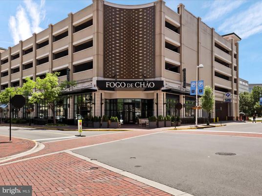 Exterior, Facade, Condo Building