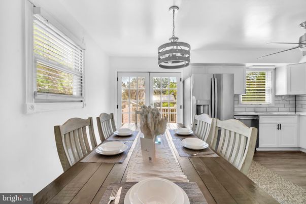 Dining room, Interior, Kitchen, Pendant Lights, Wood Texture Flooring