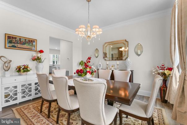 Chandelier, Dining room, Interior, Recessed Lighting, Wood Texture Flooring