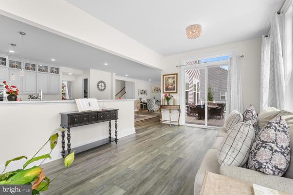 Interior, Pendant Lights, Recessed Lighting, Wood Texture Flooring