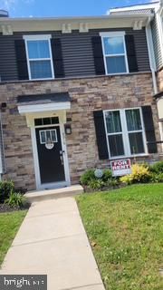Exterior, Facade, Brick Facade, Rowhouse