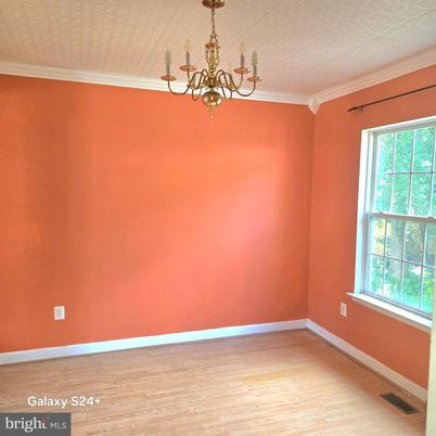 Chandelier, Empty room, Interior, Wood Texture Flooring
