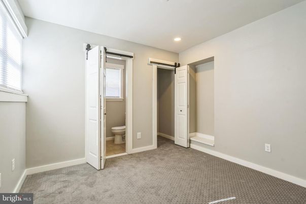 Bathroom, Empty room, Interior, Recessed Lighting