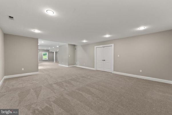 Empty room, Interior, Recessed Lighting