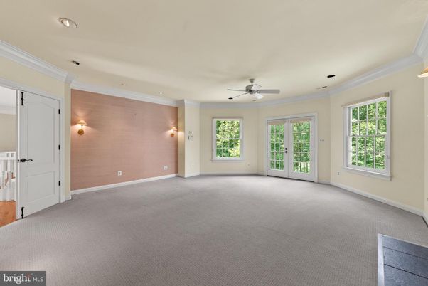Empty room, Interior, Recessed Lighting