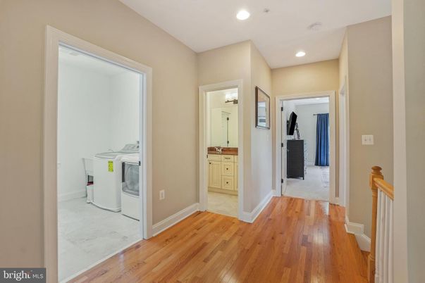 Interior, Marble, Recessed Lighting, Washer, Wood Texture Flooring