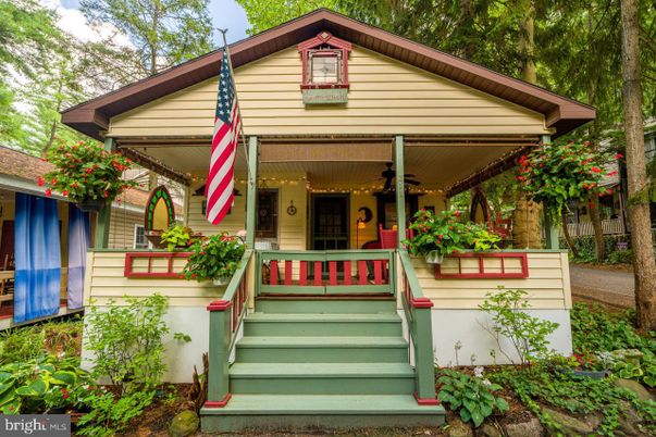 Exterior, Facade, American Craftsman