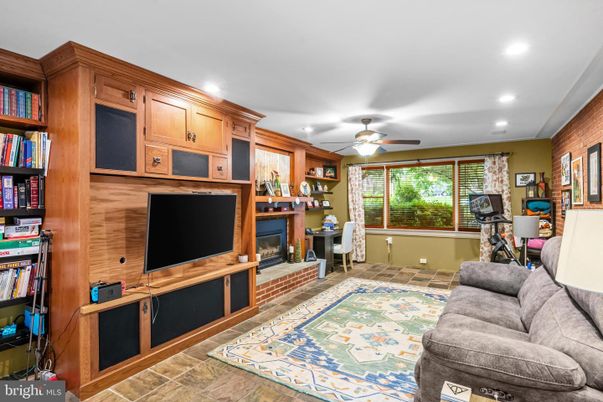 Fireplace, Interior, Living room, Recessed Lighting