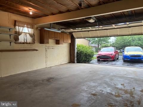 Garage, Interior, Wooden Beams, Wooden Ceilings