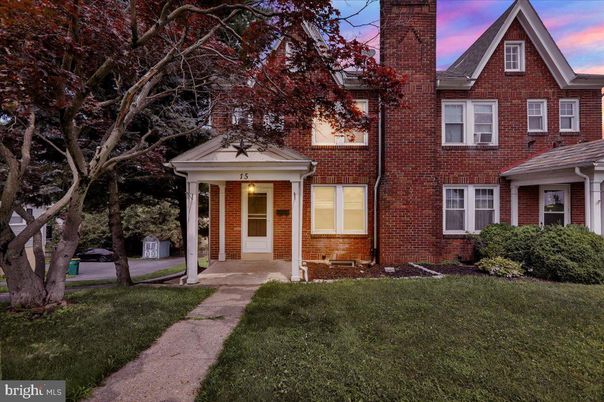 Exterior, Facade, Brick Facade, Brick Traditional