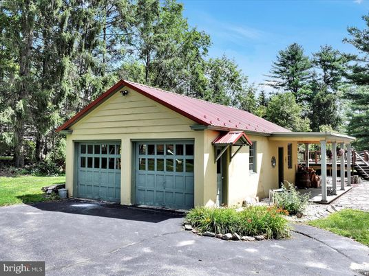 Detached Garage, Exterior