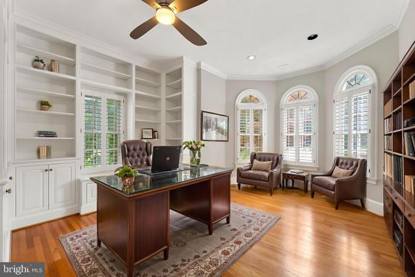 Home Office, Interior, Recessed Lighting, Wood Texture Flooring