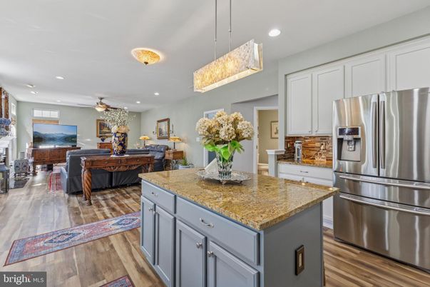 Interior, Kitchen, Living room, Pendant Lights, Recessed Lighting, Stainless Steel Appliances, Wood Texture Flooring
