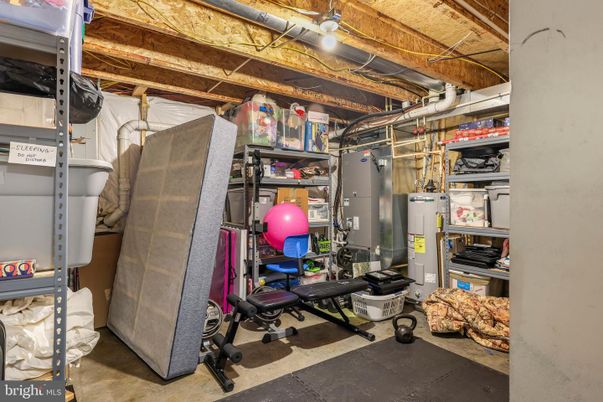 Fitness Equipment, Interior, Wooden Beams